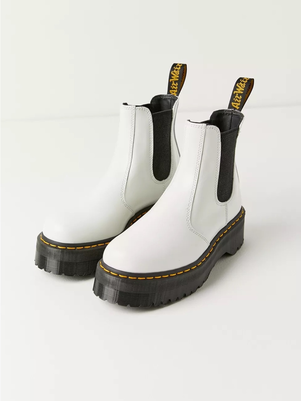 NWOB Dr Martens White 2976 Smooth Leather Quad Platform Chelsea Boot Sz US 7L